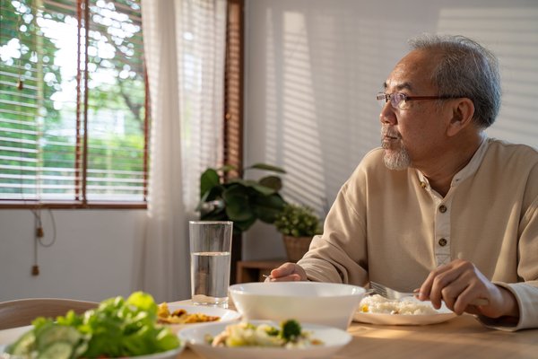 Comment les compléments alimentaires améliorent-ils la santé des seniors ?